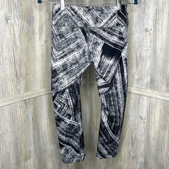 Lululemon Roll Down Leggings Heat Wave - Picture 5 of 6